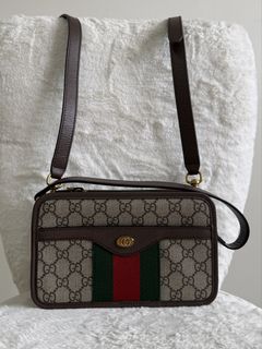 (Category: ) located in . Submitted by closet24 (Listing ID 1454966276, Image 1). Description: .