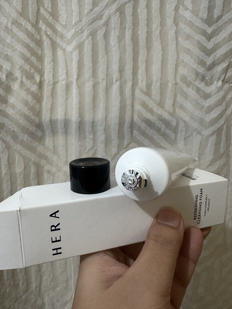 HERA cleansing foam (Category: Face Care) located in San Pablo. Submitted by reeys_neen (Listing ID 1454987245, Image 3). Description: HERA refreshing cleansing foam 3-AHA Complex+ MELASOLV 50g.