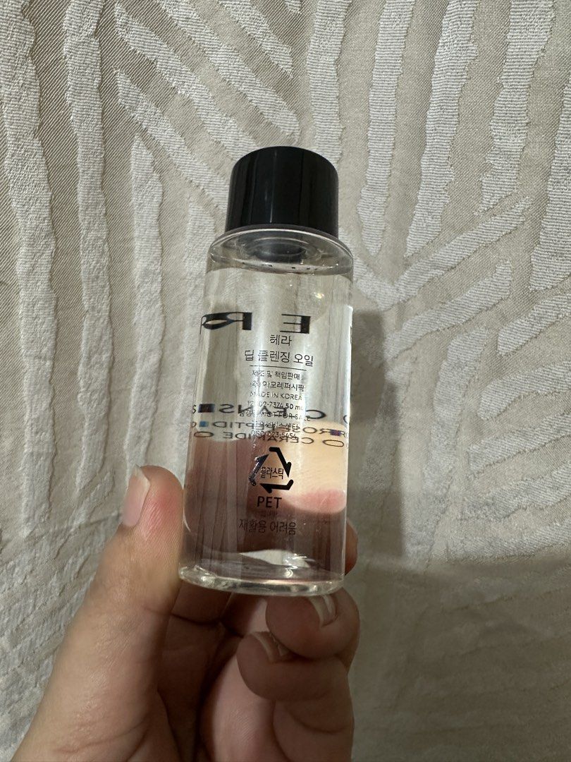 HERA cleansing oil (Category: Face Care) located in San Pablo. Submitted by reeys_neen (Listing ID 1455034815, Image 2). Description: HERA Deep Cleansing Oil Rose Peptide+Hydro Ceramide Complex 50ml.