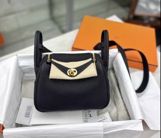 （分類：）位於 。 由 bellize.luxury 提交（商品編號 1455047834，圖片 1）。簡介： 。