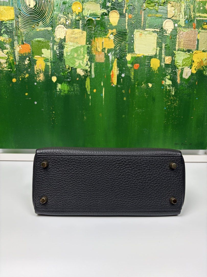 Hermes Kelly 25 (Category: Luxury Bags & Wallets) located in Mabalacat. Submitted by to_ph (Listing ID 1455090468, Image 3). Description: ✨AVAILABLE✨ HERMES KELLY 25 Best Price ₱1,100,000 Condition: Pristine 9.5/10 Color: Noir/Black Hardware: Gold Hardware Inclusions: box, dust bag, ,receipt, lock, keys and clochette, detachable leather strap, rain coat, LegitGrails certificate of authenticity Date Code: B (2023).