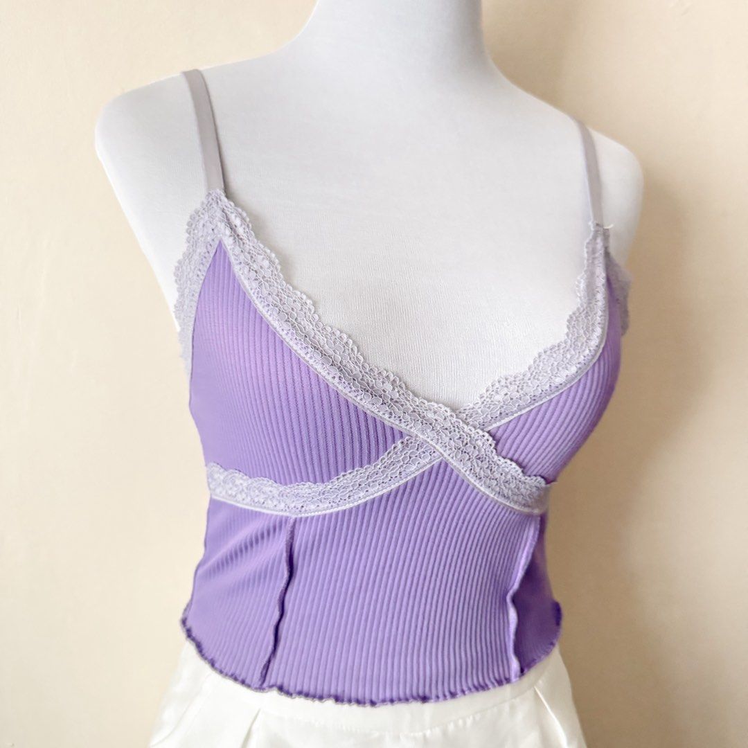 H&M Lace Trim Crop Cami (Category: Sleeveless) located in Antipolo. Submitted by rosywardrobe (Listing ID 1454986858, Image 3). Description: 🎀 MAKE READING A HABIT 🎀 • No order form, no reservation! • Strictly 1 day reservation • Payment first before order processing • No return, No exchange • Don’t make an offer if you’re not 100% sure • No shipping every weekends — PAYMENT CHANNELS — • GCash • Gotyme • Maya • BDO • BPI • Unionbank — DELIVERY 