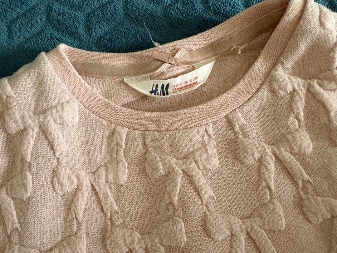 H&M sweat shirts for kids (peach color) (Category: Babies & Kids Fashion) located in Quezon City. Submitted by annecsj (Listing ID 1455020607, Image 2). Description: .