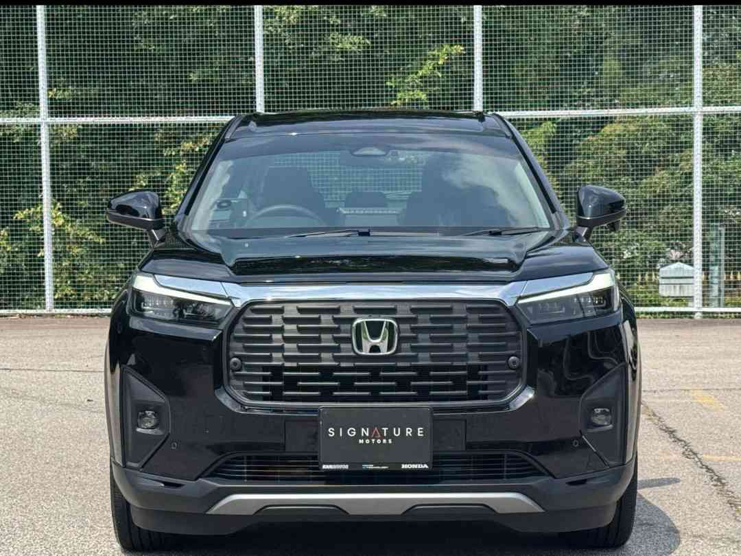 HONDA WR-V Z AUTO 1.5 (Category: Used Cars) located in Singapore. Submitted by signaturemotors (Listing ID 1455020219, Image 1). Description: Showroom: 237 ALEXANDRA ROAD 237 Alexandra Road #02-04 Singapore 159929 Come With 10-Year Warranty! One Of The Best Fuel Consumption SUV Model! Come With Sound Steam Touchscreen Infotainment System With Apple CarPlay. Reverse Camera. In Car Camera. Knockdown Rear Seats. High Trade In Welcome! Full Loan Avai