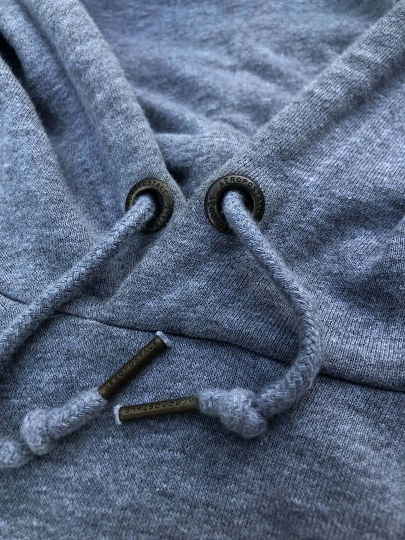 Hooded jacket (Category: Coats, Jackets and Outerwear) located in Hindang. Submitted by jevjev-1020 (Listing ID 1455083657, Image 3). Description: Aeropostale hooded jacket Excellent condition Color rate 10/10 Size M Dimes 27×22 No issue 500+sf DM ME📩 📍 Hindang, Leyte- Visayas.