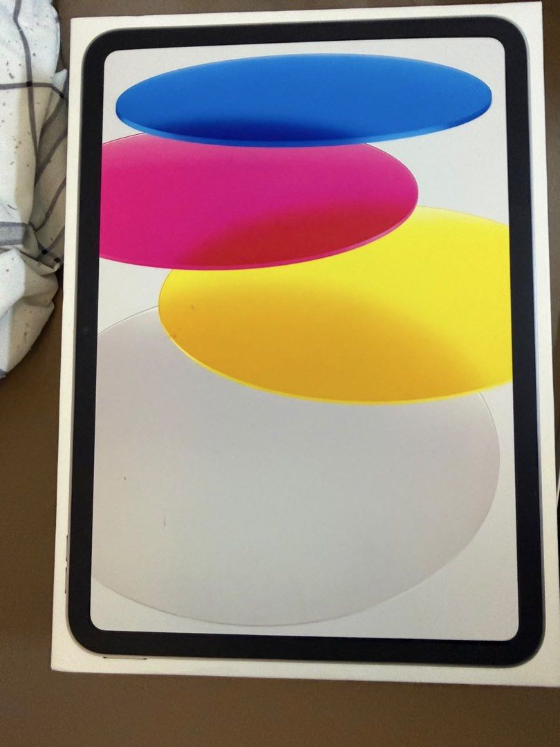 Ipad (Category: iPad) located in Kuala Lumpur. Submitted by rrdddr (Listing ID 1455095324, Image 3). Description: Still have warranty till november. Like new. All charger and wires havent used also. .