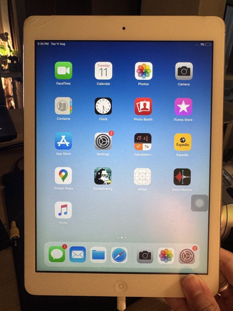 iPad Air 1st Gen (Category: iPad) located in Manila. Submitted by jakeong0 (Listing ID 1455045036, Image 1). Description: - All functional, home button and others - 16GB Capacity - Has crack on upper left corner but not on the screen - Uses lightning cable - Location: Circuit Makati.
