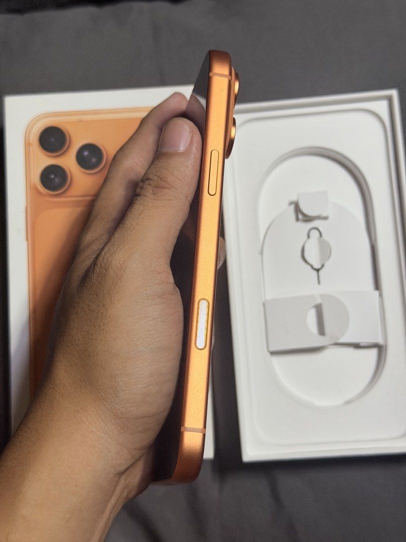 iPhone 17 Pro max 256 GB (Category: iPhone 17 Series) located in Manila. Submitted by unkowns (Listing ID 1455130953, Image 3). Description: FOR SALE / SWAP + Cash iPhone 17 Pro Max 256 GB (ORANGE) Local Variant Factory Unlock 100% BH 54cc No issue / No history of repair All feautures Working NtC Approved Under warranty Til 2027 inclusions unit, Cord, & Orig box 📍MEET UP ONLY Manila | San pedro Laguna.