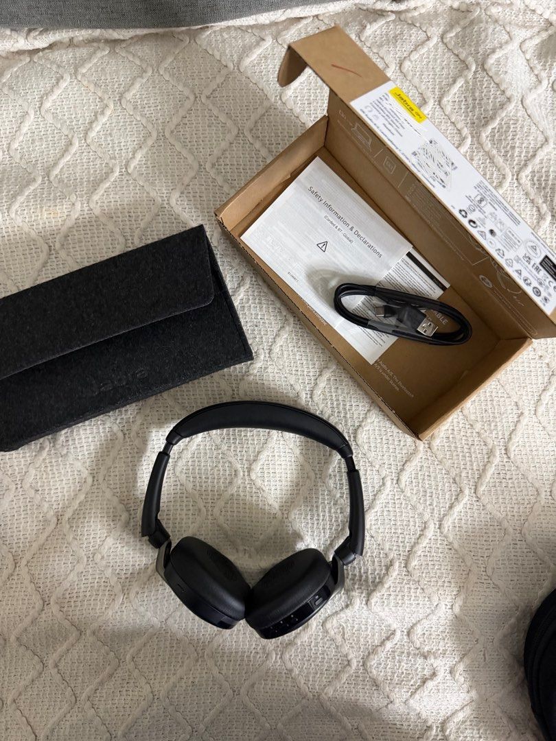 Jabra Evolve2 65 Flex Headphones (Category: Headphones & Headsets) located in Muntinlupa City. Submitted by kfces (Listing ID 1446528296, Image 2). Description: - Jabra Evolve 65 Flex Headphones - Wireless - Noise Cancelling - Color: Black - Includes: Original box, pouch, charging cable - Features: Great for calls and music - Condition: BRAND NEW **MOP: Gcash/ BPI.