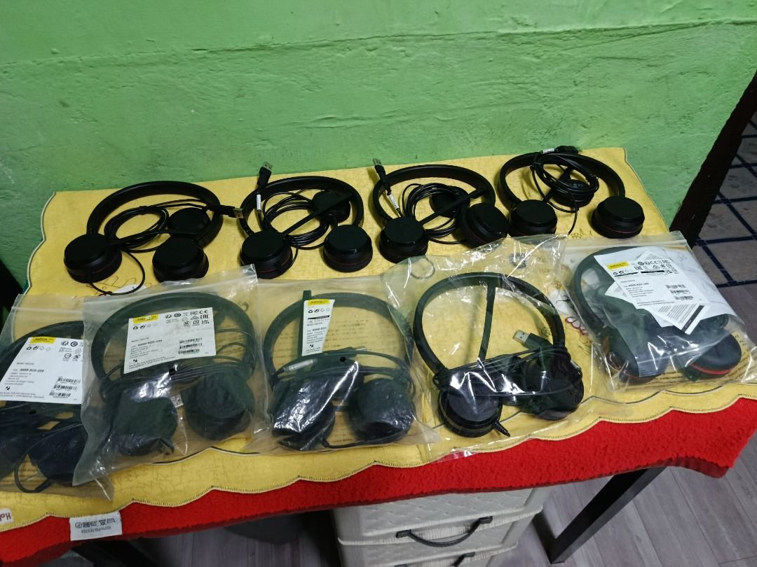 Jabra Evolve 20 usb or type (Category: Headphones & Headsets) located in Quezon City. Submitted by carou85958 (Listing ID 1454999902, Image 3). Description: Jabra Evolve 20 100% good 100% working 100% makikinis 100% no issue 100% no scam jabra 20 usb type makinis p900 jabra 20 type c with usb makinis p1k 17 ibp road batasan hills qc .