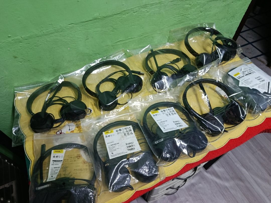 Jabra Evolve 20 usb or type (Category: Headphones & Headsets) located in Quezon City. Submitted by carou85958 (Listing ID 1454999902, Image 1). Description: Jabra Evolve 20 100% good 100% working 100% makikinis 100% no issue 100% no scam jabra 20 usb type makinis p900 jabra 20 type c with usb makinis p1k 17 ibp road batasan hills qc .