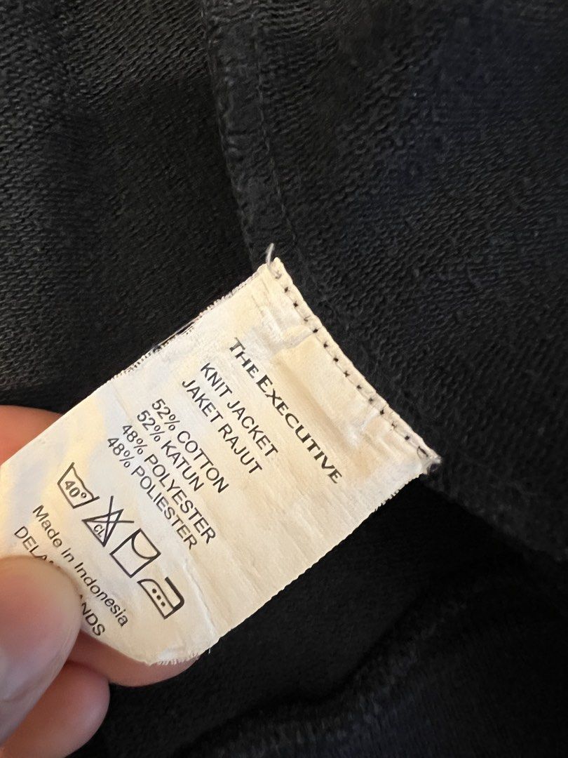 Jacket （分類：外套及戶外衣服）位於 Hong Kong。 由 marxwei 提交（商品編號 1454960564，圖片 3）。簡介： Blue The Executive jacket, size L. Bomber style. Cotton-poly blend.。