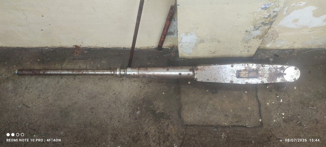 James R. Kearney Torque Wrench 300-2000 FT. LBS (Category: Industrial Equipment) located in Binan City. Submitted by aon4f1 (Listing ID 1454967136, Image 2). Description: - James R. Kearney Torque Wrench - Range: 300 to 2000 ft. lbs. - Size: 5 - Cat. No.: 20426 - Patent Pending - Selling as is.