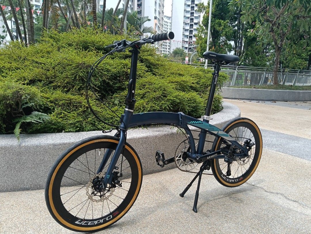 JAVA Zelo (Category: Bicycles) located in Singapore. Submitted by shahrin999 (Listing ID 1455137793, Image 1). Description: - Java Zelo - Litepro wheels - Disc brakes Zoom - Handlebar,seat pole, headset,chainring Litepro - Shimano tiagra 10s - Cosmetic 8/10 The bike, well taking care Ride less then 20 times Selling to get mountain bike. My loss your gain..