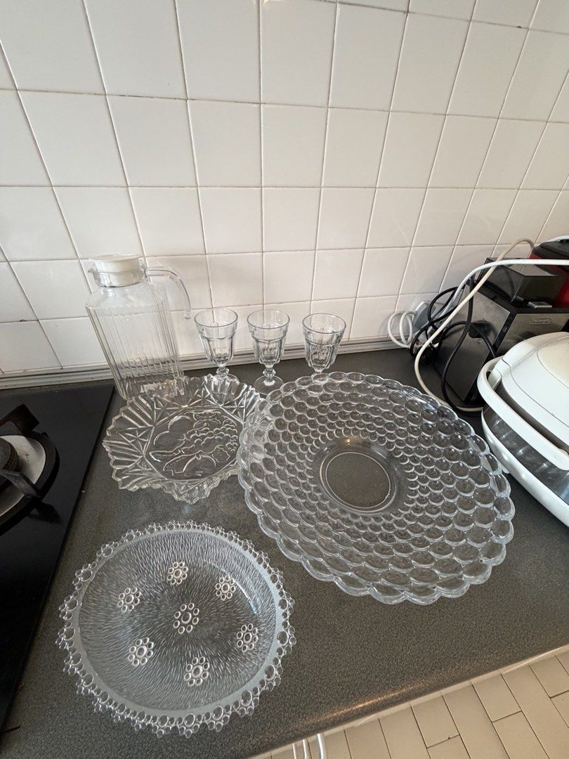 Kitchen ware (Category: Other Kitchenware & Tableware) located in Singapore. Submitted by alets121669 (Listing ID 1455024002, Image 1). Description: Glass kitchenware.