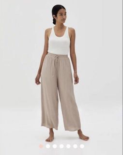 (Category: ) located in . Submitted by myexplodingwardrobe (Listing ID 1455114788, Image 1). Description: .