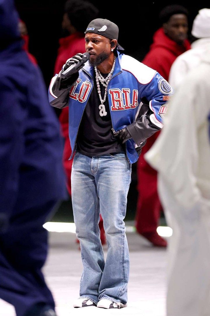Levis (Category: Jeans) located in Singapore. Submitted by rrrrrrr16 (Listing ID 1455117839, Image 4). Description: levis flared jeans similar ones to kendrick lamar when he performed for the super bowl size W38 L32 .