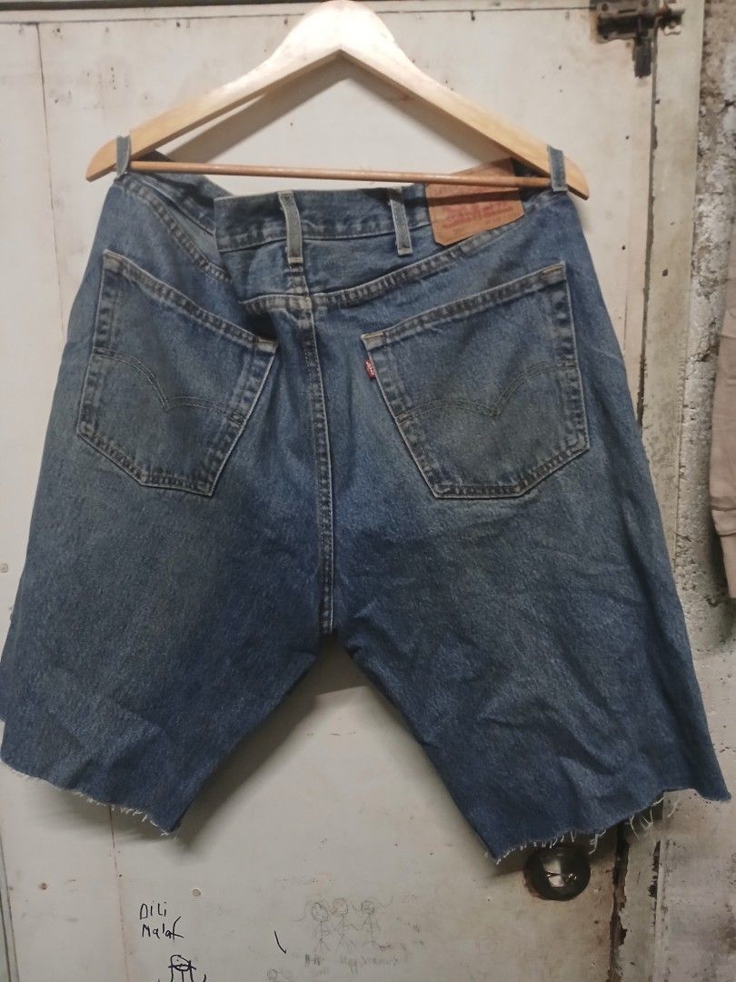 LEVI'S 550 CUT SHORT (Category: Shorts) located in Cebu City. Submitted by perfectzero (Listing ID 1455090135, Image 3). Description: .