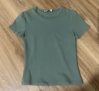 (Category: ) located in . Submitted by clothesrealm (Listing ID 1455096601, Image 1). Description: .
