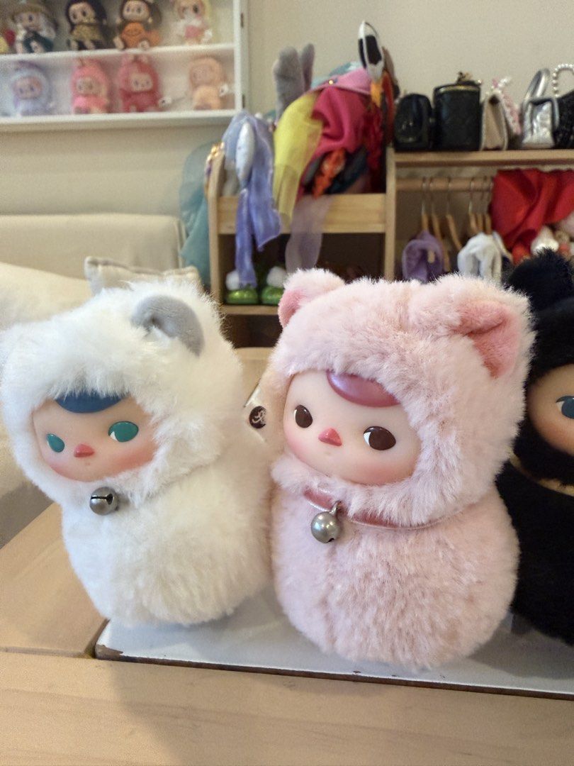Lucky Roly Poly Kitty - Set of 6 (Category: Designer & Blind Box Toys) located in Makati City. Submitted by imwinniewong (Listing ID 1454991437, Image 2). Description: Pucky Roly Poly Kitty - 2,500 PHP INDIVIDAUL - 450 .