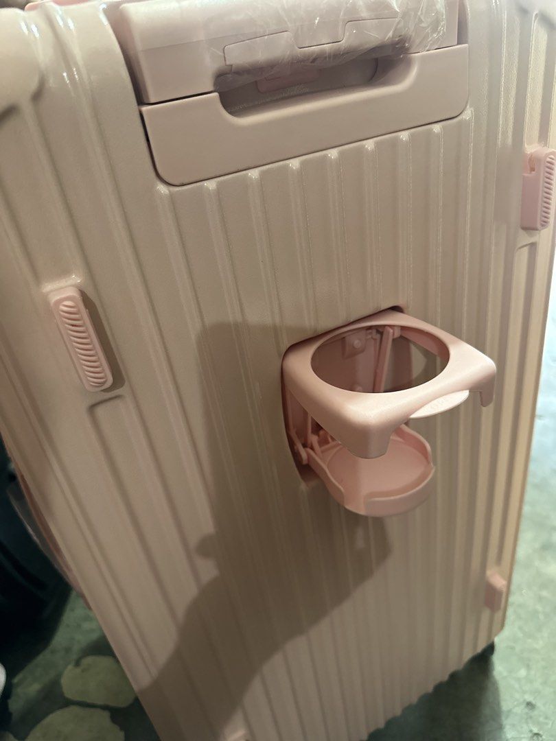 Luggage Large size (28inch) (Category: Luggage) located in Quezon City. Submitted by SomeThingsMustGo.ph (Listing ID 1455114076, Image 3). Description: Brand New Luggage Large (28inch) 76x43x36cm - 360 wheel rotation - TSA combination lock ₱1,800 📍Novaliches, Qc You can pickup personally or book thru Grab/ Lalamove.