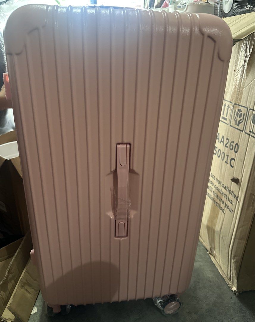 Luggage Large size (28inch) (Category: Luggage) located in Quezon City. Submitted by SomeThingsMustGo.ph (Listing ID 1455114076, Image 1). Description: Brand New Luggage Large (28inch) 76x43x36cm - 360 wheel rotation - TSA combination lock ₱1,800 📍Novaliches, Qc You can pickup personally or book thru Grab/ Lalamove.