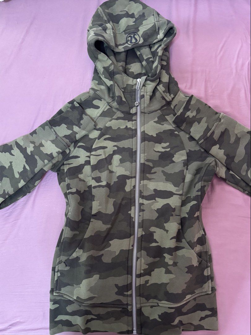 Lululemon Jacket (Category: Coats, Jackets and Outerwear) located in Quezon City. Submitted by nikabc (Listing ID 1454970760, Image 3). Description: .