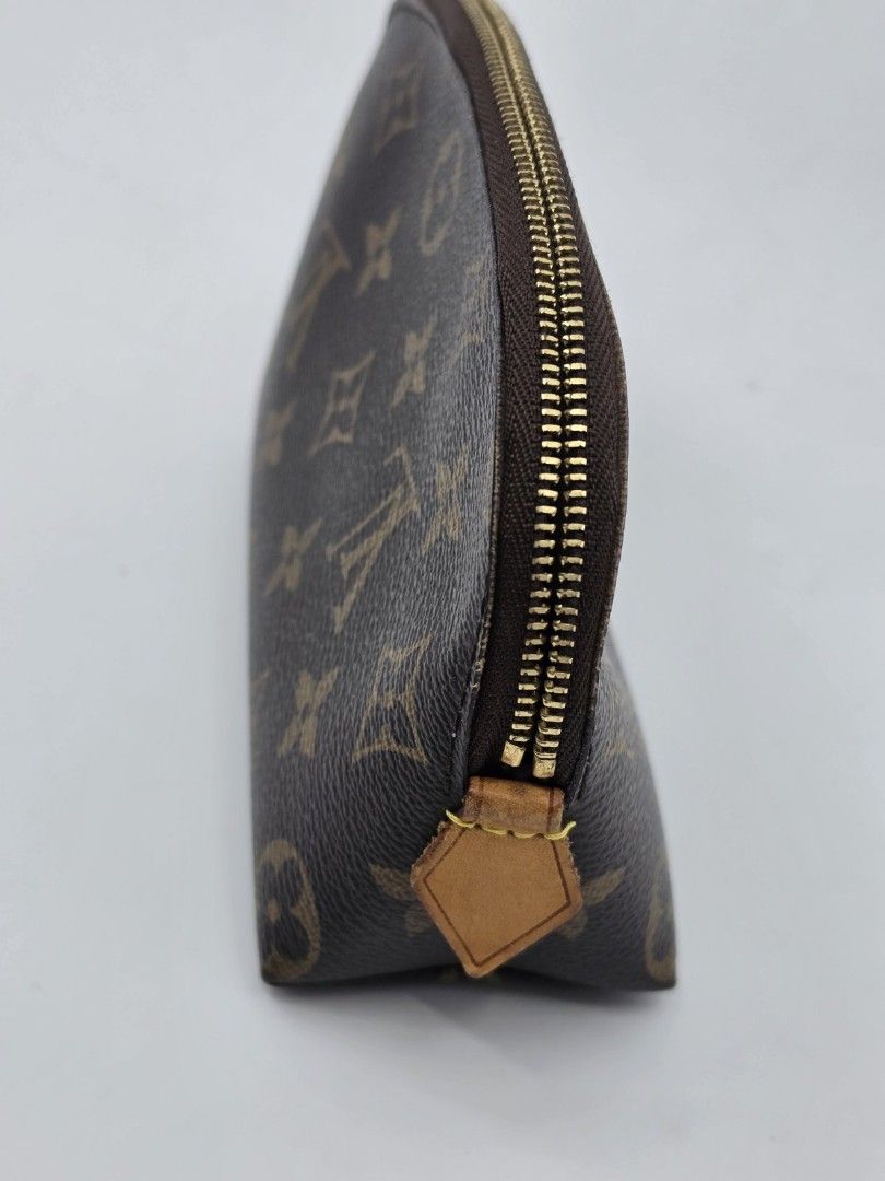 Lv Monogram Cosmetic Pouch (Category: Luxury Bags & Wallets) located in Quezon City. Submitted by nadine_miel (Listing ID 1455052615, Image 2). Description: Lv Monogram cosmetic pouch 15k with dustbag only.