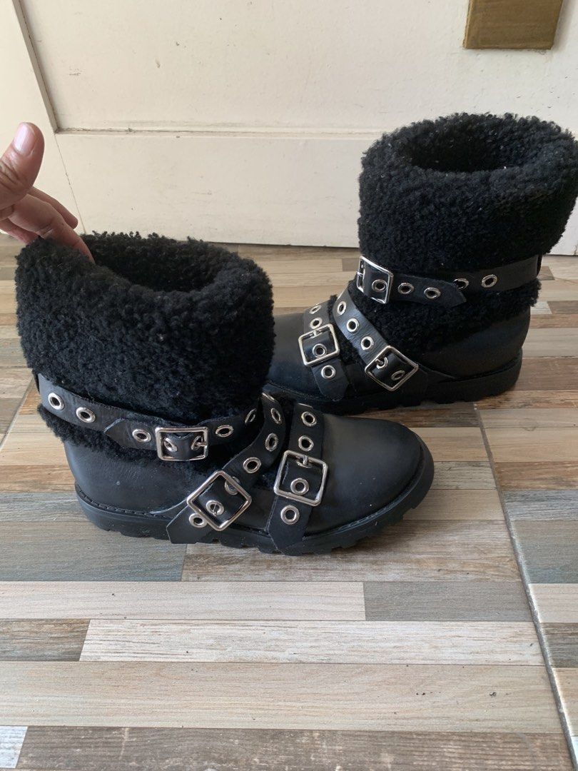 Marc by Marc Jacobs Black Fur Lined Buckle Boots (Category: Boots) located in Taguig. Submitted by madisam (Listing ID 1455047462, Image 3). Description: In very good condition Size:37 .