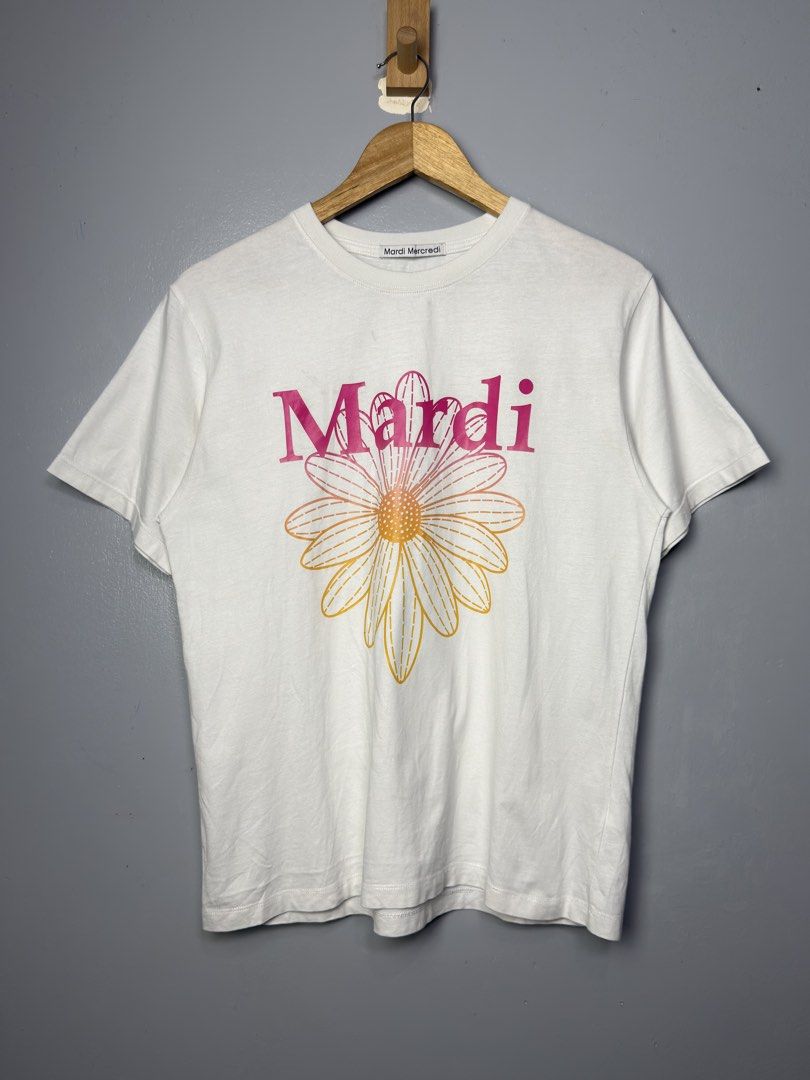 Mardi Mercredi Gradient Logo Shirt (Category: Shirts) located in Manila. Submitted by dipdrip (Listing ID 1455081026, Image 1). Description: DIMENSIONS Width : 20 Length : 25.5 Condition In excellent condition 800php Negotiable Open for COD via Lalamove around Metro Manila.