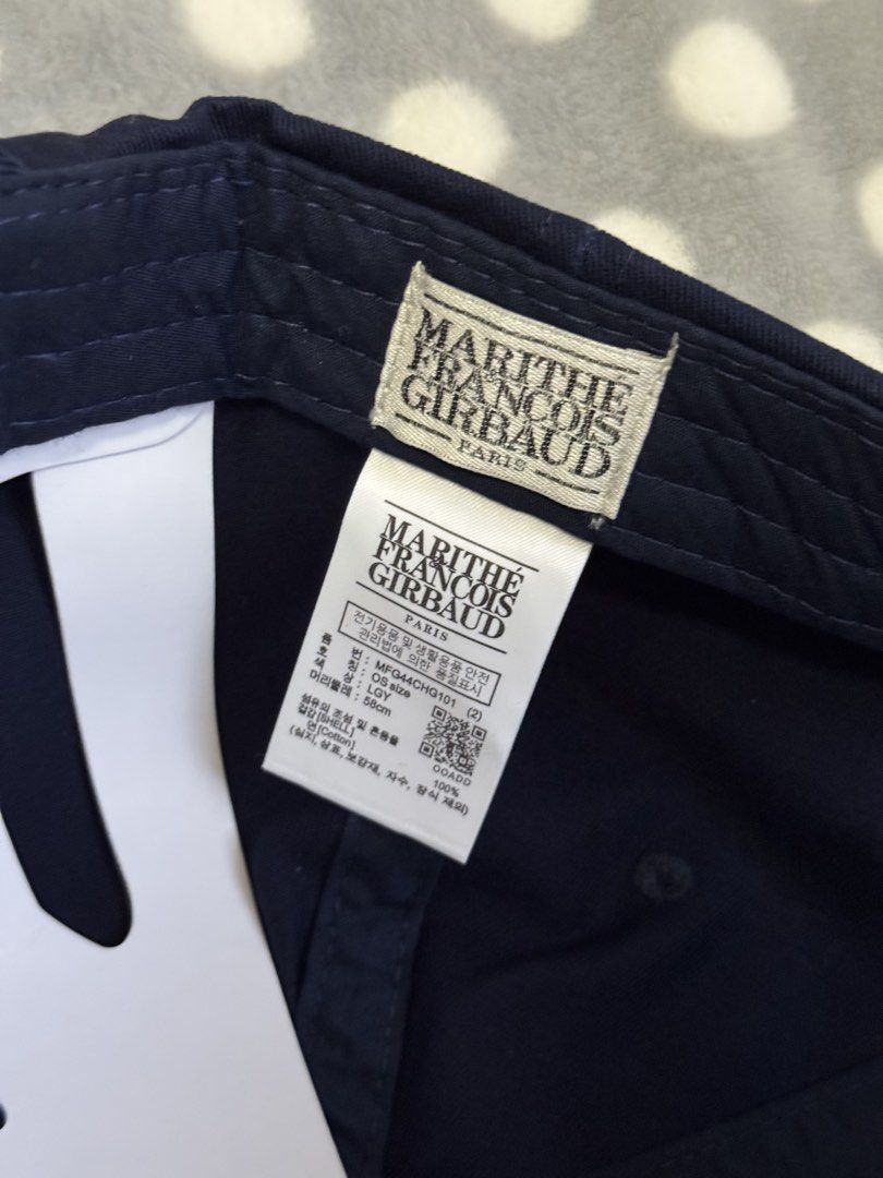 Marithe Hats Navy （分類：帽）位於 Hong Kong。 由 happy.shopaholics 提交（商品編號 1455060085，圖片 3）。簡介： New 。
