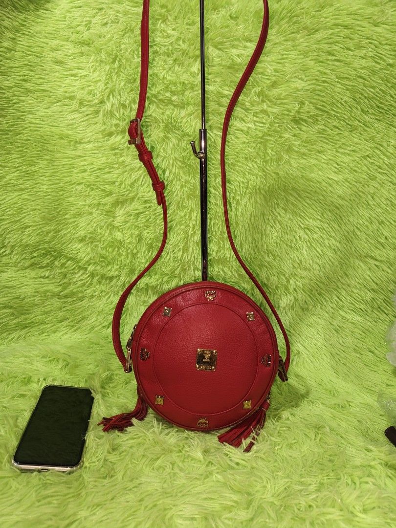 Mcm sling bag (Category: Luxury Bags & Wallets) located in Davao. Submitted by ukaystuff07 (Listing ID 1455124699, Image 2). Description: Preloved from Korean box >leather >made in Germany >excellent condition.