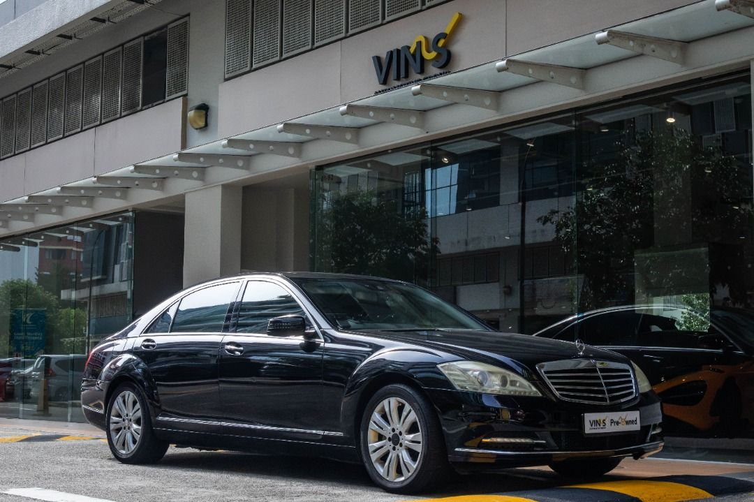 Mercedes-Benz S-Class S350L (COE till 05/2030) Auto (Category: Used Cars) located in Singapore. Submitted by vinsautogroup (Listing ID 1455005859, Image 1). Description: Consignment Unit Vehicle Features: Reliable 3.5L V6 engine, 7G-tronic transmission producing 268bhp & 350nm torque. Keyless start-stop, auto headlights, dual climate ac, cruise control. Accessories: Original leather upholstery, factory fitted audio system, electric memory seats, 