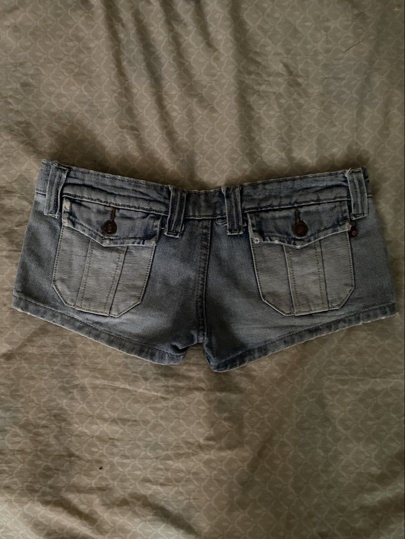 Micro Short (Category: Shorts) located in Manila. Submitted by sevdeclutter (Listing ID 1455019411, Image 2). Description: .