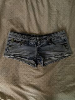 (Category: ) located in . Submitted by sevdeclutter (Listing ID 1455019411, Image 1). Description: .