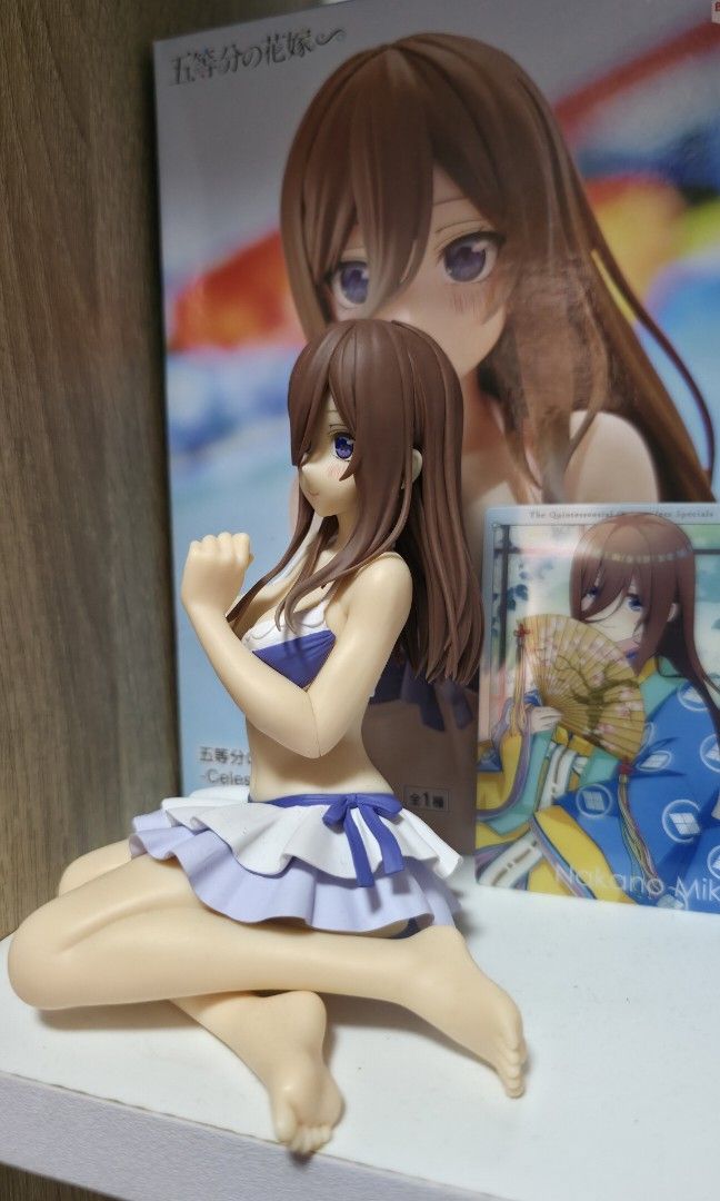 ❗️Miku Nakano Figure Quintessential Quintuplets❗️ (Category: Figurines & Statues) located in Mandaluyong City. Submitted by satsuhachi (Listing ID 1455028607, Image 2). Description: RFS: need funds/decluttering free Miku Nakano card.