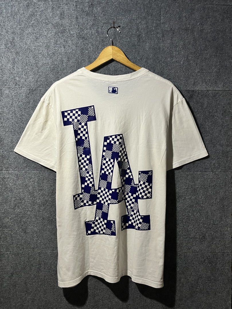 MLB LA DODGERS (Category: Activewear) located in Naga. Submitted by goodfinds_only.v1 (Listing ID 1454953038, Image 3). Description: FOR SELL -MLB LA DODGERS SIZE:LARGE MEASUREMENTS WIDTH:23 INCHES LENGTH:29 INCHES COLOR RATE:9.3/10 COLOR MAY VARY DUE TO LIGHTNING GOOD CONDITION FLAWS MINOR HAIRLINES DM ME TO PURCHASE! LOCATION:NAGA CITY BICOL.