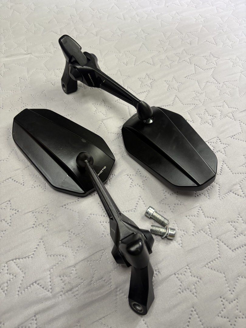 momoto side mirror (Category: Body Parts and Accessories) located in Cavite. Submitted by devz1990 (Listing ID 1455007391, Image 2). Description: nakatambak lng sa room ko .