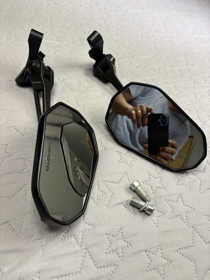 momoto side mirror (Category: Body Parts and Accessories) located in Cavite. Submitted by devz1990 (Listing ID 1455007391, Image 1). Description: nakatambak lng sa room ko .