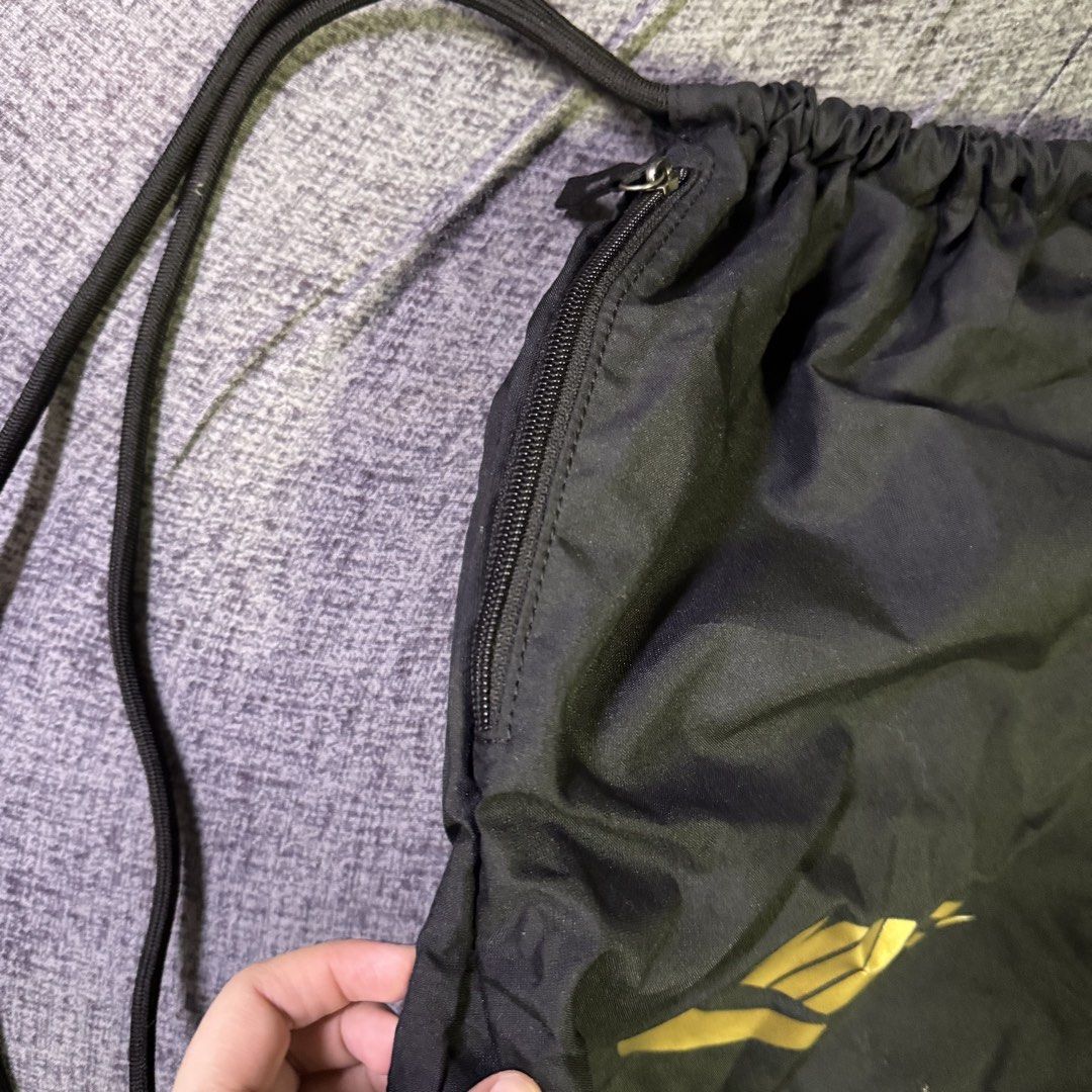 nike (original) drawstring bag (Category: Backpacks) located in Mandaluyong City. Submitted by snowluna (Listing ID 1455062969, Image 2). Description: • brand new but no tags • guaranteed original (padala from USA) mop: gcash mod: J&T only.