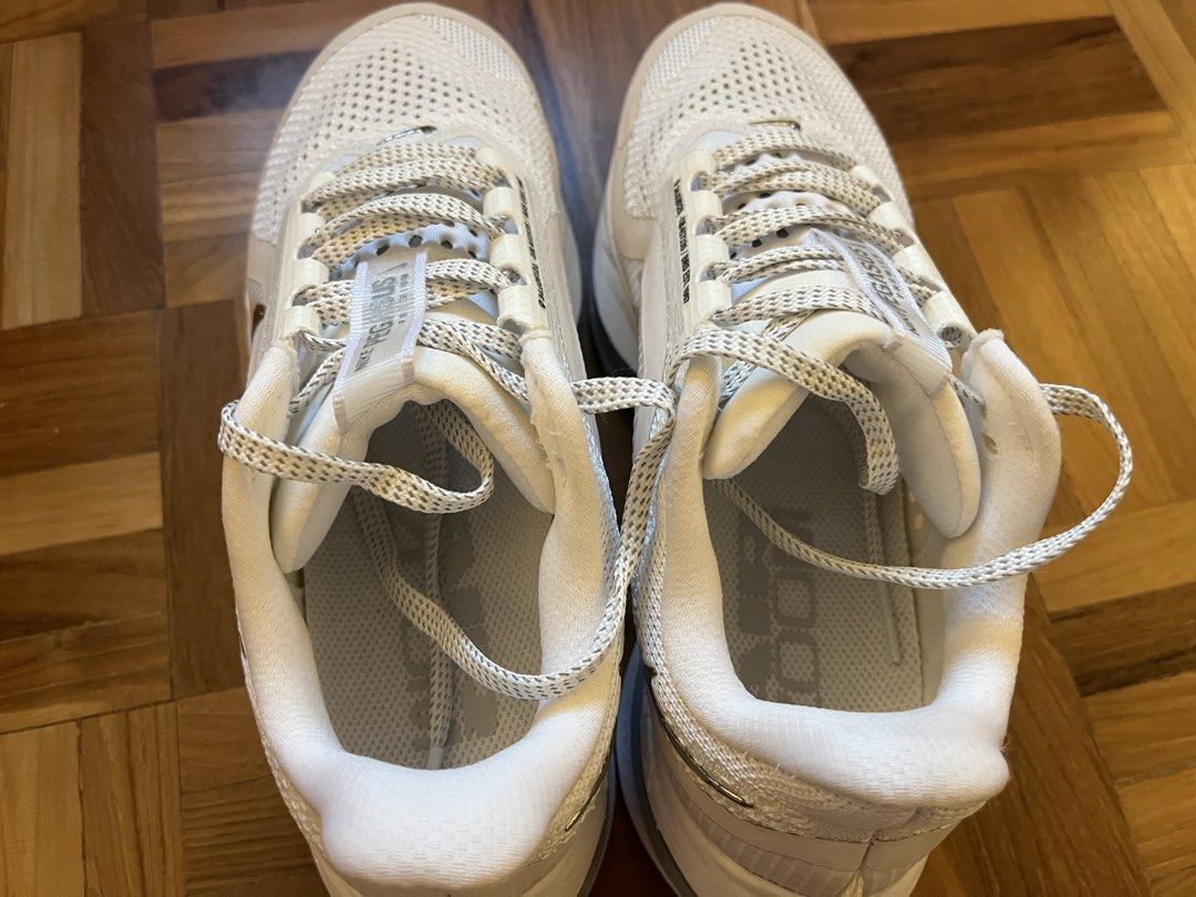 Nike Pegasus Premium (Category: Sneakers) located in Singapore. Submitted by shuhanshi1-24807 (Listing ID 1455073795, Image 3). Description: US：6.5 EUR： 37.5 Only wear 2times.