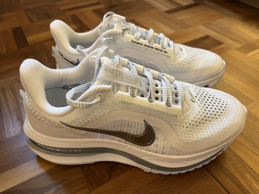 Nike Pegasus Premium (Category: Sneakers) located in Singapore. Submitted by shuhanshi1-24807 (Listing ID 1455073795, Image 1). Description: US：6.5 EUR： 37.5 Only wear 2times.