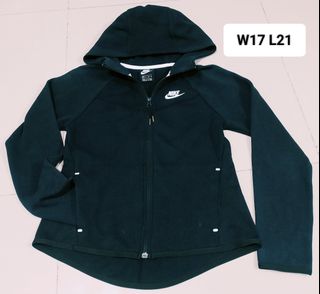 (Category: ) located in . Submitted by authentickids_wear (Listing ID 1455076544, Image 1). Description: .