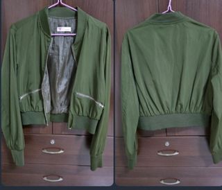 (Category: ) located in . Submitted by shopmywardrob.e (Listing ID 1455077879, Image 1). Description: .
