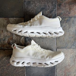 (Category: ) located in . Submitted by lululemonisbetterthanalo (Listing ID 1455053957, Image 1). Description: .