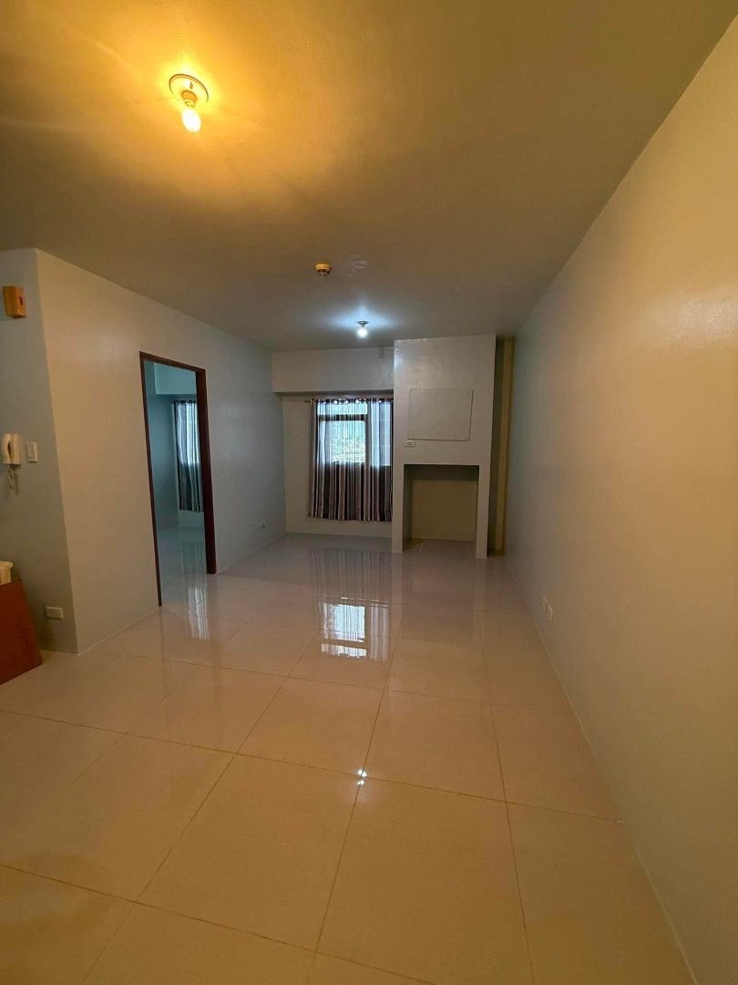 One Gateway Place 1BR for Rent (Category: Apartments & Condos) located in Manila. Submitted by bernice.reyes (Listing ID 1455138495, Image 2). Description: One Gateway Place Pioneer Street, Mandaluyong City 1 bedroom unit for rent Good location Peaceful and quiet Walking distance to MRT Pool view 2 adjacent 1BR units available for rent Optional parking available for rent .
