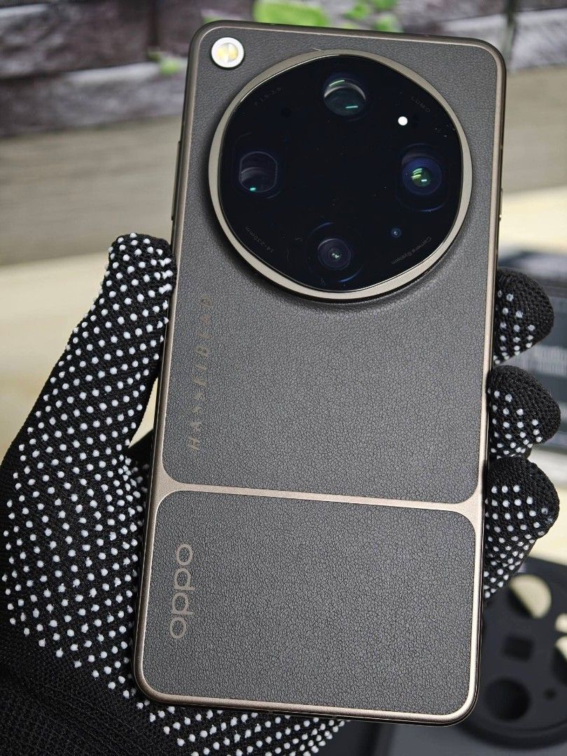 Oppo Find X9 Ultra 512 Cn (Category: OPPO) located in Manila. Submitted by KhengZhieee (Listing ID 1455005041, Image 1). Description: TOP CAMERA PHONE DXOMARK RANKING 2026 OPPO FIND X9 ULTRA China Rom With Google Services Good as Brand New Inunbox Lang and Setup 1 CYCLE COUNT ONLY • 512 ROM • 16GB RAM • SNAPDRAGON 8 ELITE GEN 5 100% BATTERY HEALTH Selling : 72k Swapping : 74k.