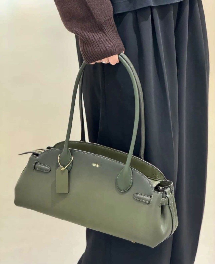 💯ORIGINAL COACH EMPIRE CARRYALL BAG 34 (Category: Shoulder Bags) located in Quezon City. Submitted by ashongsstore (Listing ID 1454986418, Image 2). Description: 👜✨ C0ACH RETAIL BAGS ARE HERE! ✨👜 🇵🇭AVAILABLE🇵🇭 Your favorite CCH styles, straight from the retail collection — now available at a much better price. 🤎 From everyday totes to chic shoulder bags, there’s a CCH for every mood and every outfit. ✨ 💎 Retail bags | Authentic CCH 🛍️ L