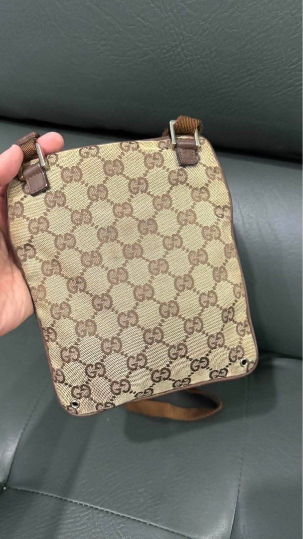 Original Gucci Small Sling Bag (Category: Luxury Bags & Wallets) located in Cavite. Submitted by authenticbagshavenbyvalg (Listing ID 1455006465, Image 2). Description: 💯Guaranteed Original very good condition no major issue fits promax.