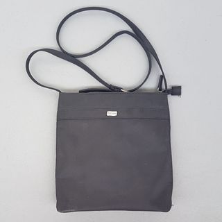 (Category: ) located in . Submitted by discountshop (Listing ID 1454980964, Image 1). Description: .